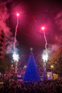 knoxville-tree-lighting-ceramony-200x300 knoxville-tree-lighting-ceramony-200x300