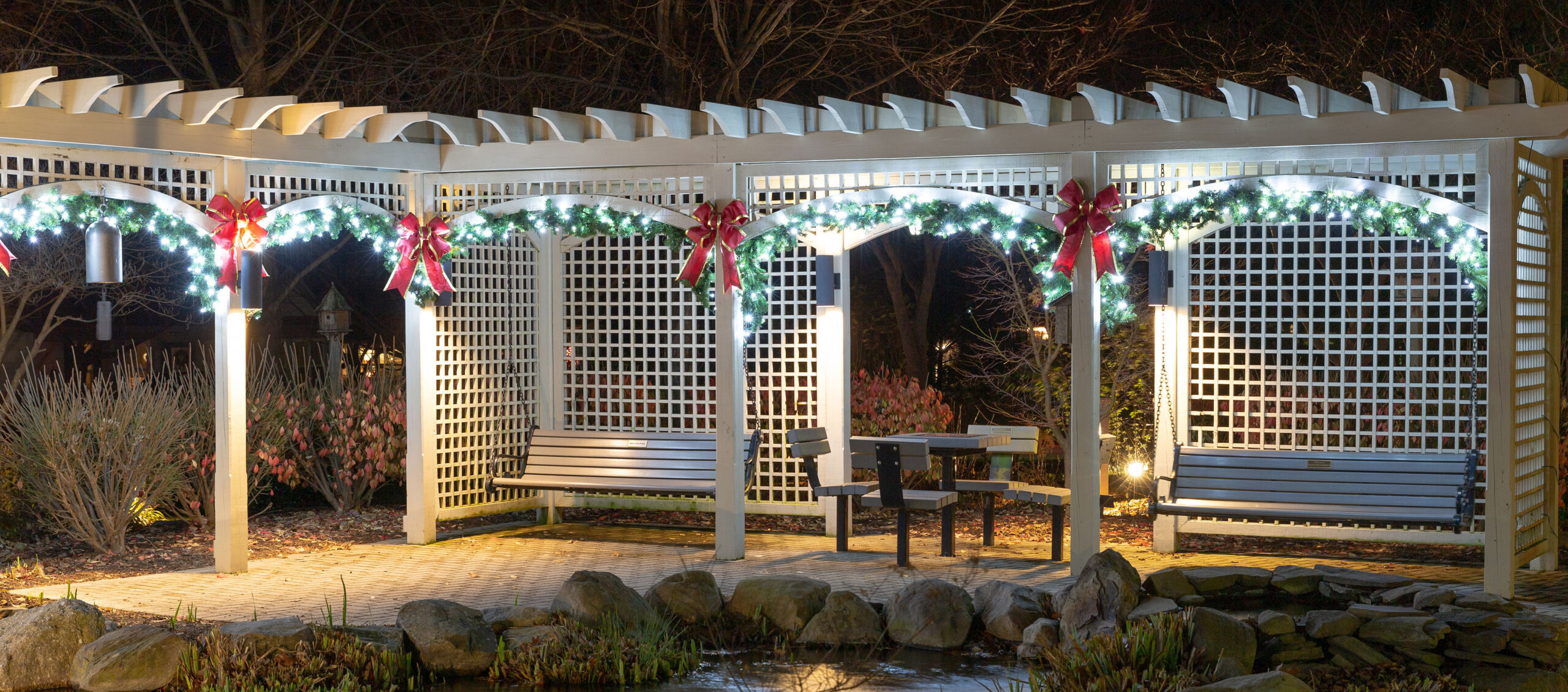 garland and bows HOD